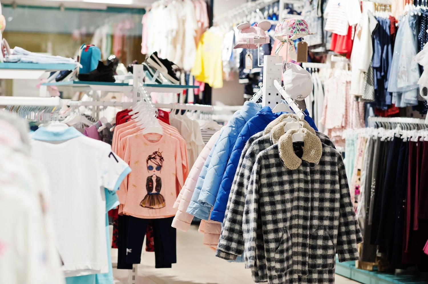 cambio en tienda de ropa infantil